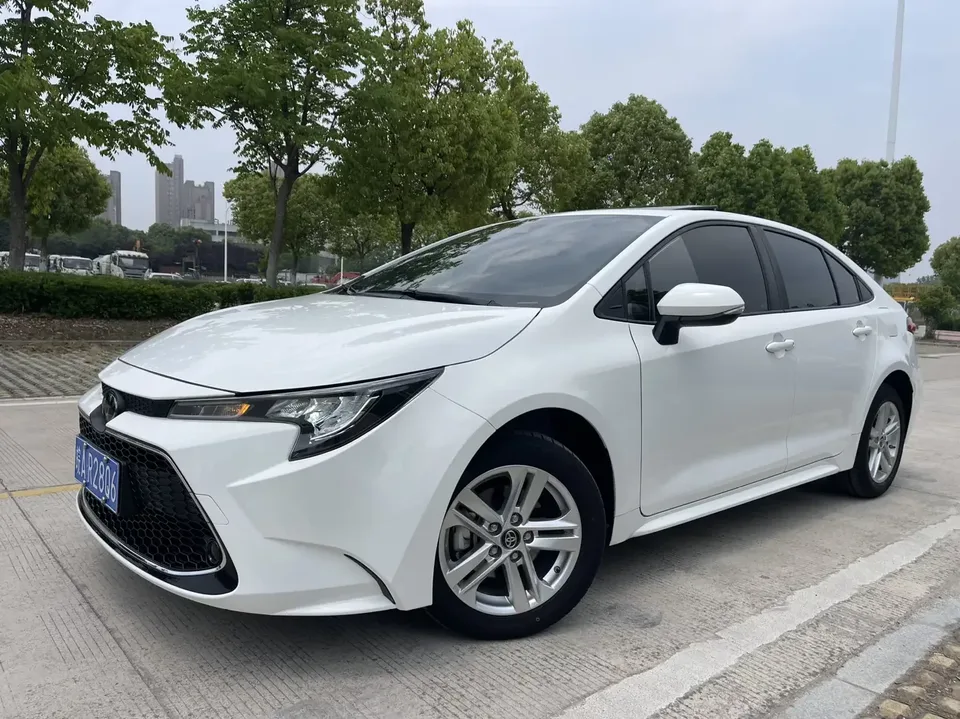 Toyota Levin Lei Ling 2022 185T CVT Deluxe Edition 2023 — photo 1, buy with delivery to Moscow