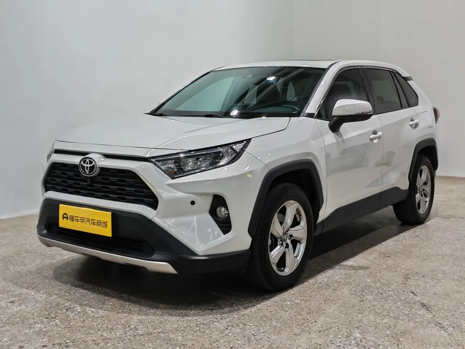 Toyota RAV4 RAV4 Rongfang 2021 2.0L CVT 2WD Fashion Edition 2022 — photo 1, buy with delivery to Moscow