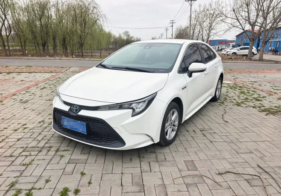 Toyota Levin Lei Ling 2021 Dual Engine 1.8H E-CVT Leading Edition 2022 — photo 1, buy with delivery to Moscow