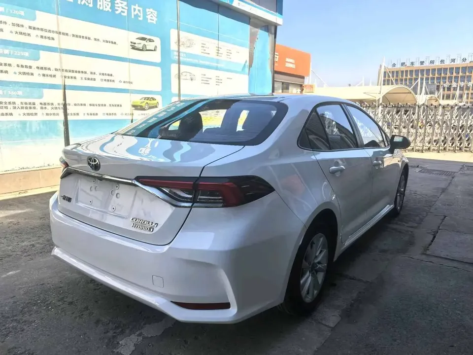 Toyota Corolla Corolla 2024 Intelligent Electric Hybrid Dual Engine 1.8L E-CVT Elite Edition 2024 — thumbnail 2