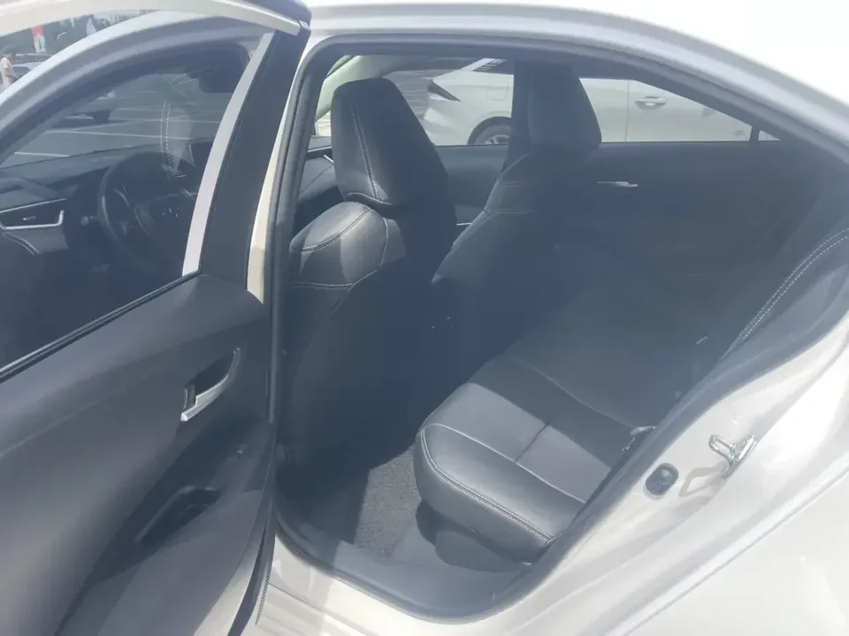 Toyota Corolla Corolla 2021 Dual Engine 1.8L E-CVT Elite Edition 2022 — миниатюра 4