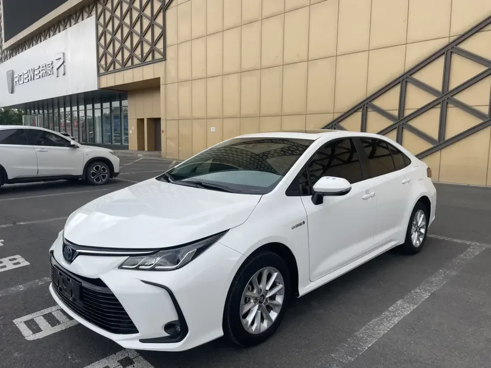 Toyota Corolla Corolla 2021 Dual Engine 1.8L E-CVT Elite Edition 2022 — фото 1, купить с доставкой в Москву