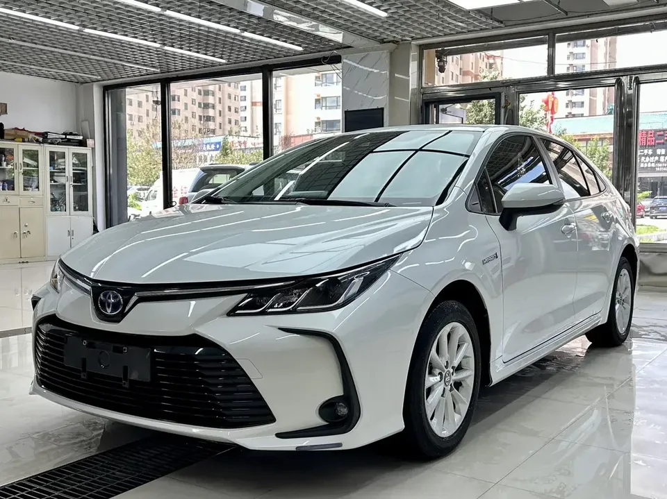 Toyota Corolla Corolla 2022 Dual Engine 1.8L E-CVT Pioneer Edition 2022 — photo 1, buy with delivery to Moscow