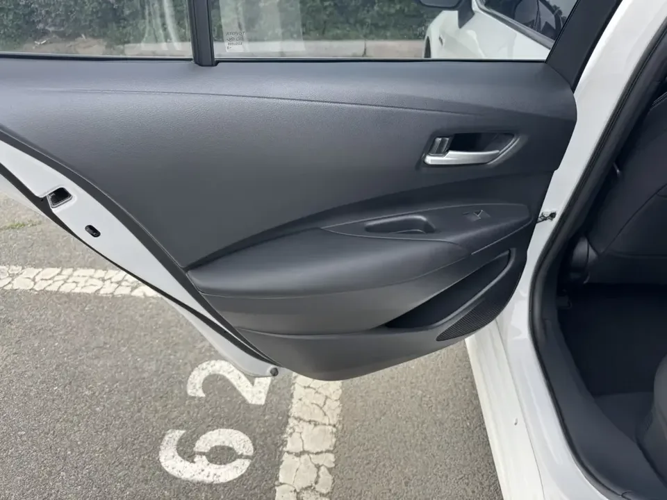 Toyota Corolla Corolla 2023 Intelligent Electric Hybrid Dual Engine 1.8L E-CVT Pioneer Edition 2023 — thumbnail 4