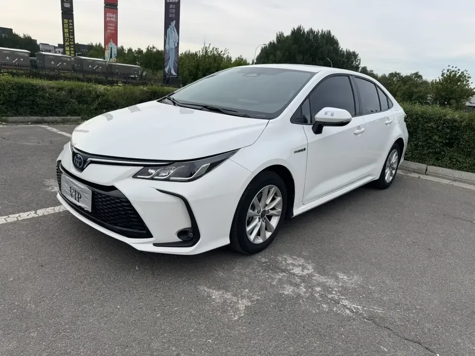 Toyota Corolla Corolla 2023 Intelligent Electric Hybrid Dual Engine 1.8L E-CVT Pioneer Edition 2023 — photo 1, buy with delivery to Moscow