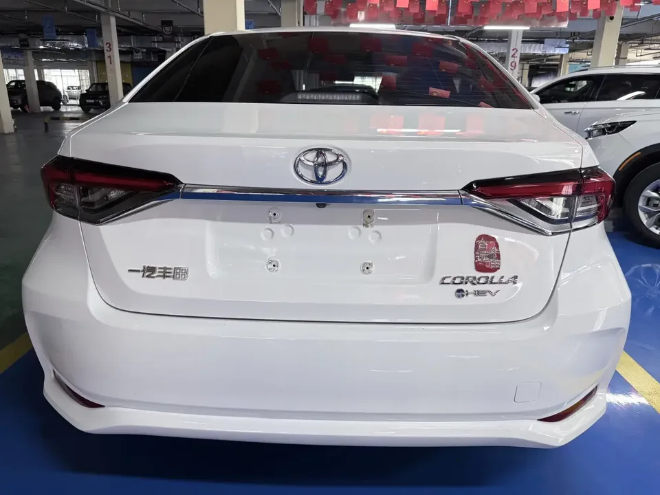 Toyota Corolla Corolla 2024 Intelligent Electric Hybrid Dual Engine 1.8L E-CVT Ultimate Edition 2024 — миниатюра 2