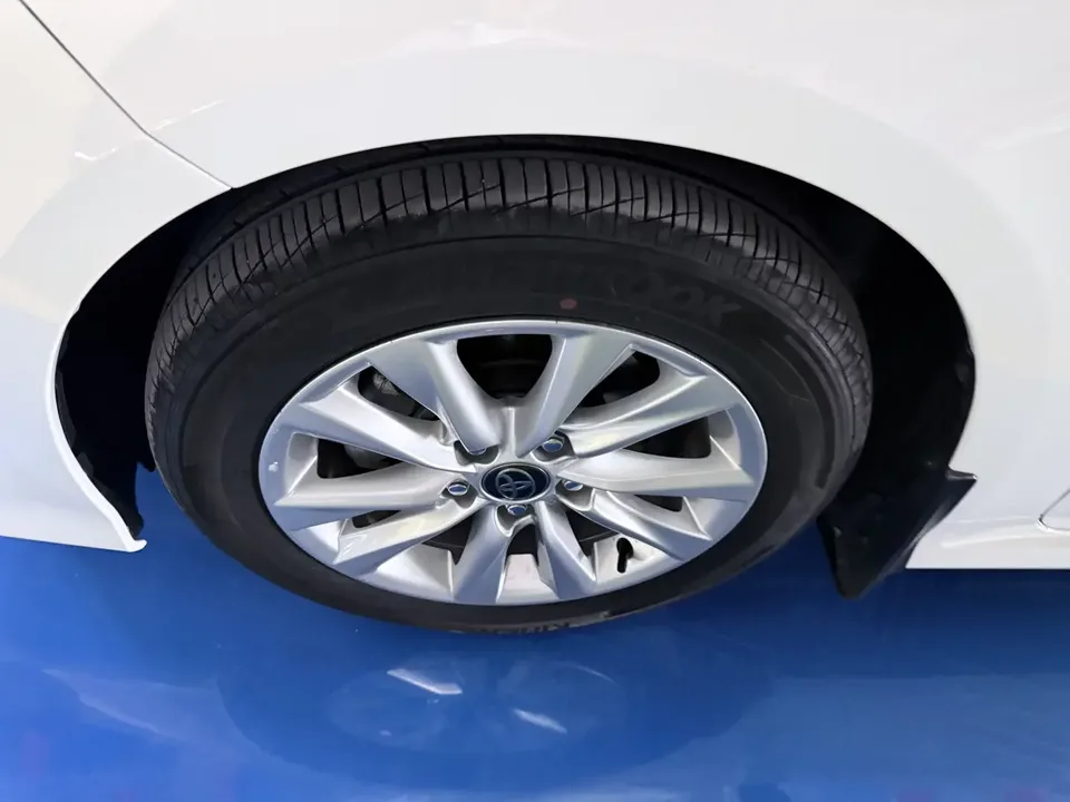 Toyota Corolla Corolla 2024 Intelligent Electric Hybrid Dual Engine 1.8L E-CVT Ultimate Edition 2024 — миниатюра 3