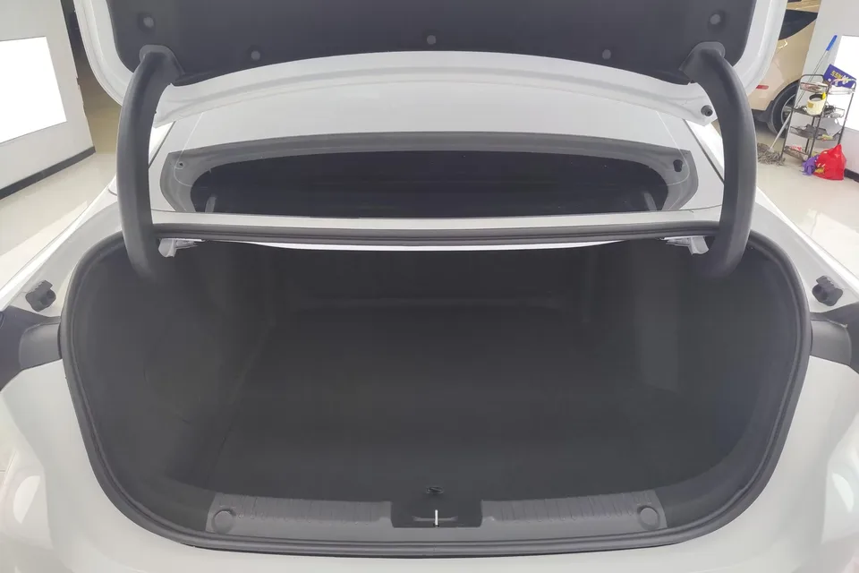Geely Galaxy L6 Galaxy L6 2025 1.5 EM-i DHT 140KM Exploration+ Edition 2025 — thumbnail 5