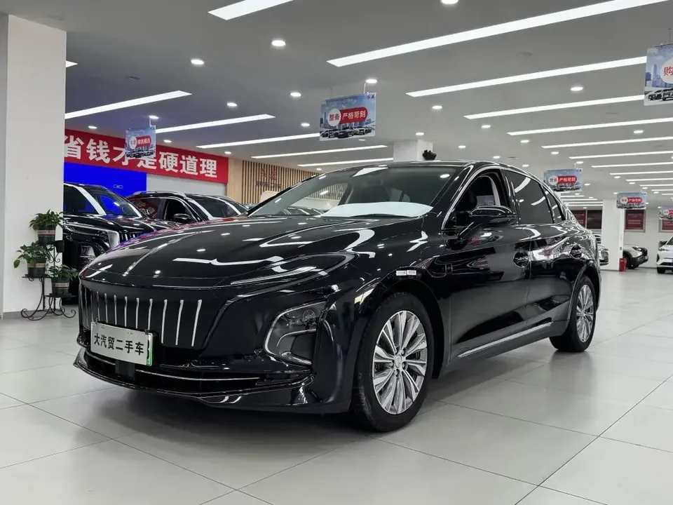 Hongqi E-QM5 Hongqi E-QM5 2022 Charging 431km LeXiang Edition 5-seater 2024 — фото 1, купить с доставкой в Москву