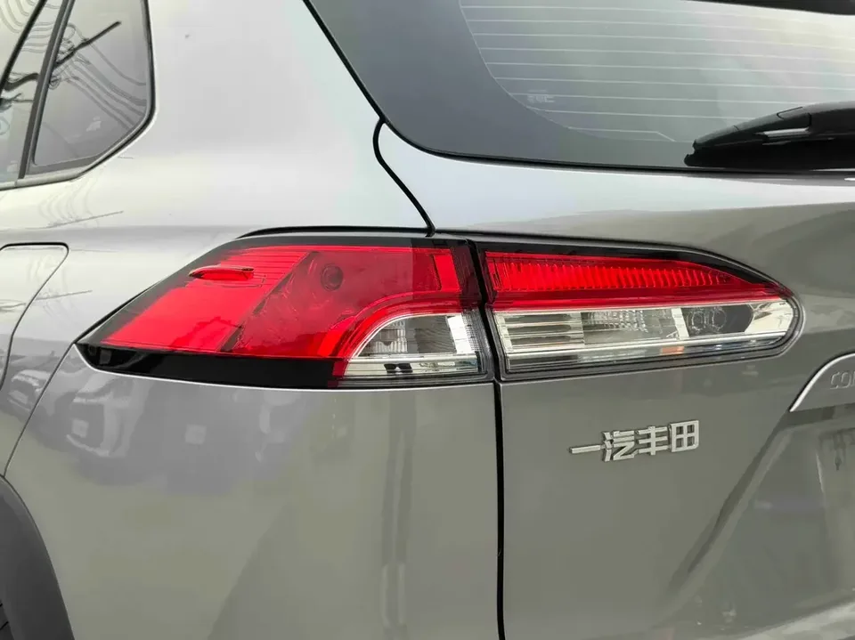 Toyota CorollaCross Corolla Sharp 2023 2.0L CVT Pioneer Edition 2024 — миниатюра 4