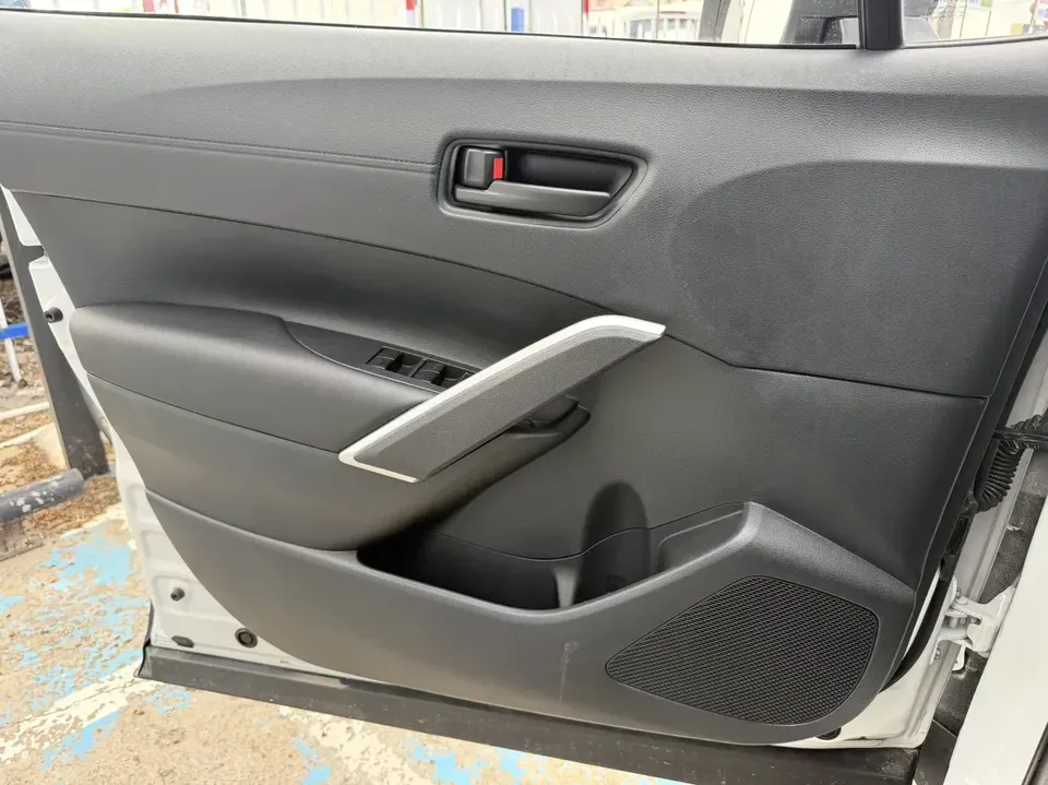 Toyota CorollaCross Corolla Sharp 2024 2.0L CVT Pioneer Edition 2025 — thumbnail 3