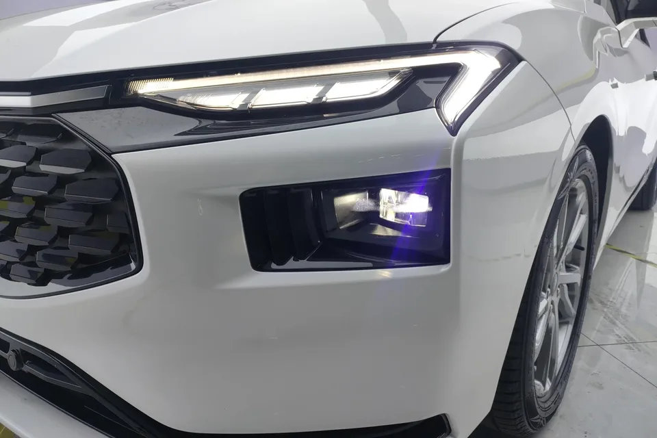 Ford Mondeo Mondeo 2023 EcoBoost 245 Deluxe 2024 — thumbnail 2
