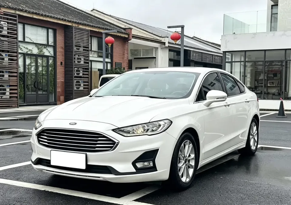 Ford Mondeo Mondeo 2020 EcoBoost 180 Deluxe 2022 — фото 1, купить с доставкой в Москву