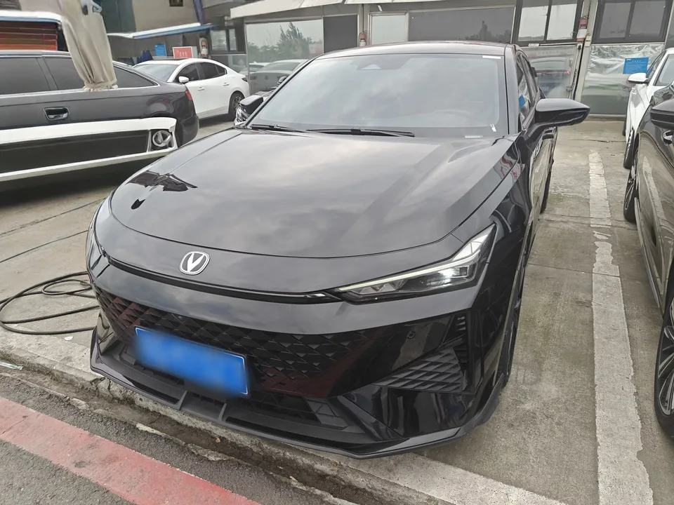 Changan UNI-V Changan UNI-V 2024 1.5T Premium Sports 2024 — photo 1, buy with delivery to Moscow