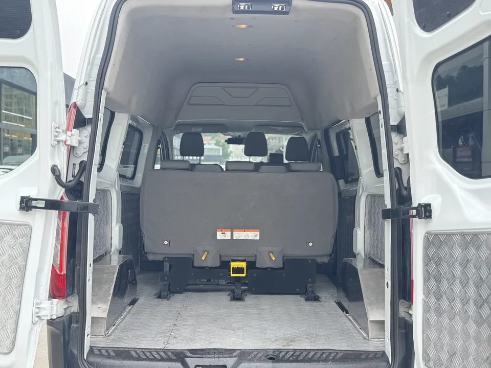 Ford Transit Transit 2019 2.0T diesel multi-purpose commercial vehicle short-axle mid-top 6-seater National V 2022 — thumbnail 3