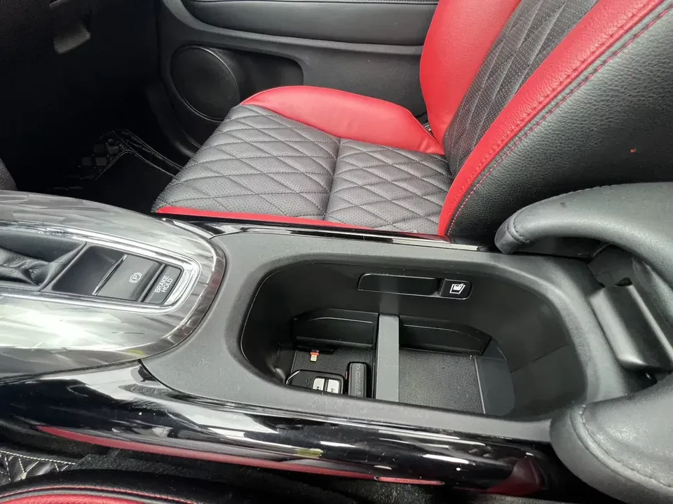 Honda WR-V HondaXR-V 2022 1.5L CVT Obsidian Edition 2022 — thumbnail 3