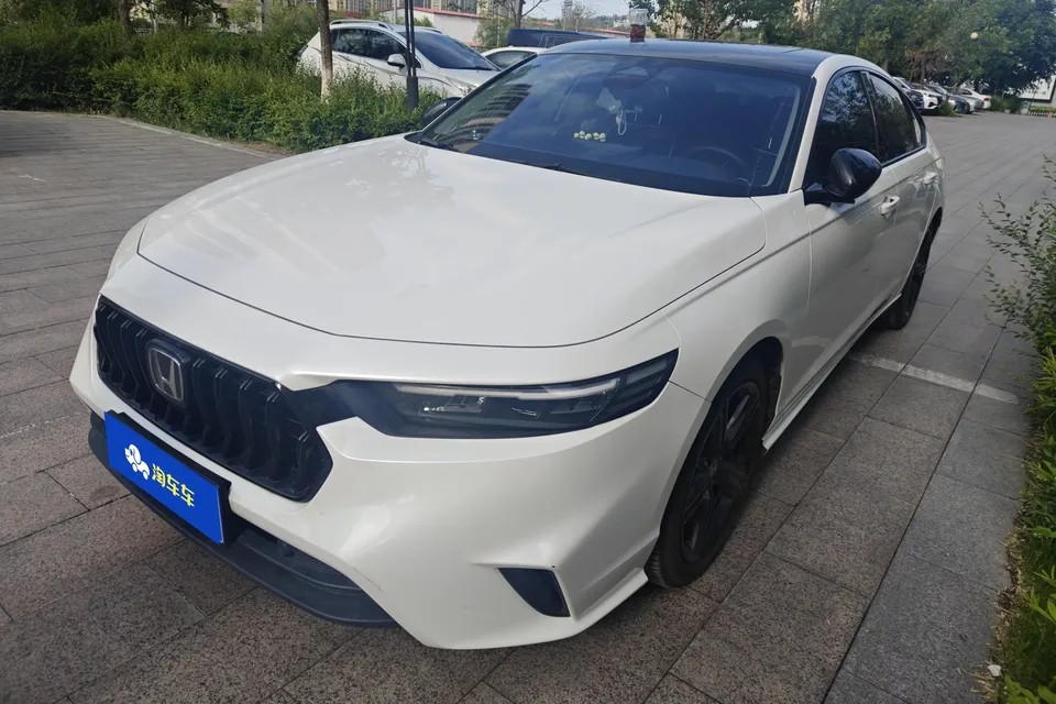 Honda Inspire Yingshipai 2023 260TURBO Delicate Edition 2024 — photo 1, buy with delivery to Moscow