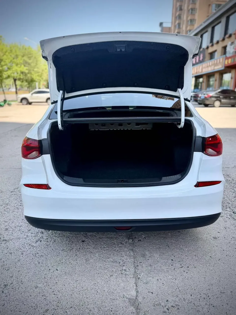 Chevrolet Monza Cruze 2022 320 Automatic Enjoy Sunroof Edition 2022 — миниатюра 3