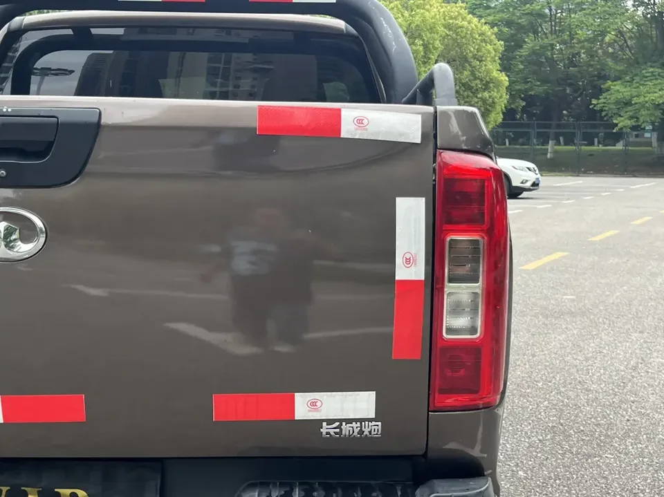 Great Wall Poer gun 2021 Passenger Global Version 2.0T Diesel Automatic Two-Wheel Drive Comfort Standard Box GW4D20M 2022 — thumbnail 3