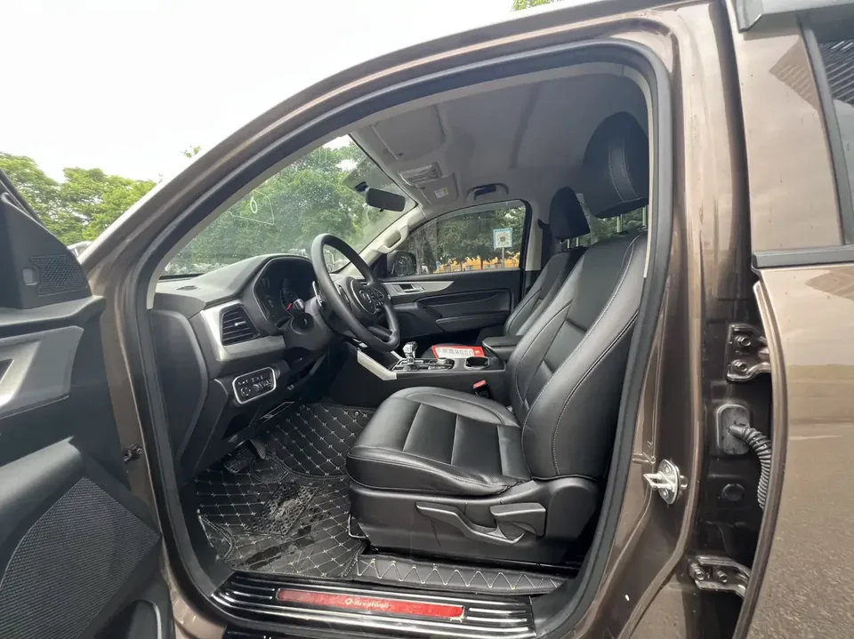Great Wall Poer gun 2021 Passenger Global Version 2.0T Diesel Automatic Two-Wheel Drive Comfort Standard Box GW4D20M 2022 — thumbnail 5