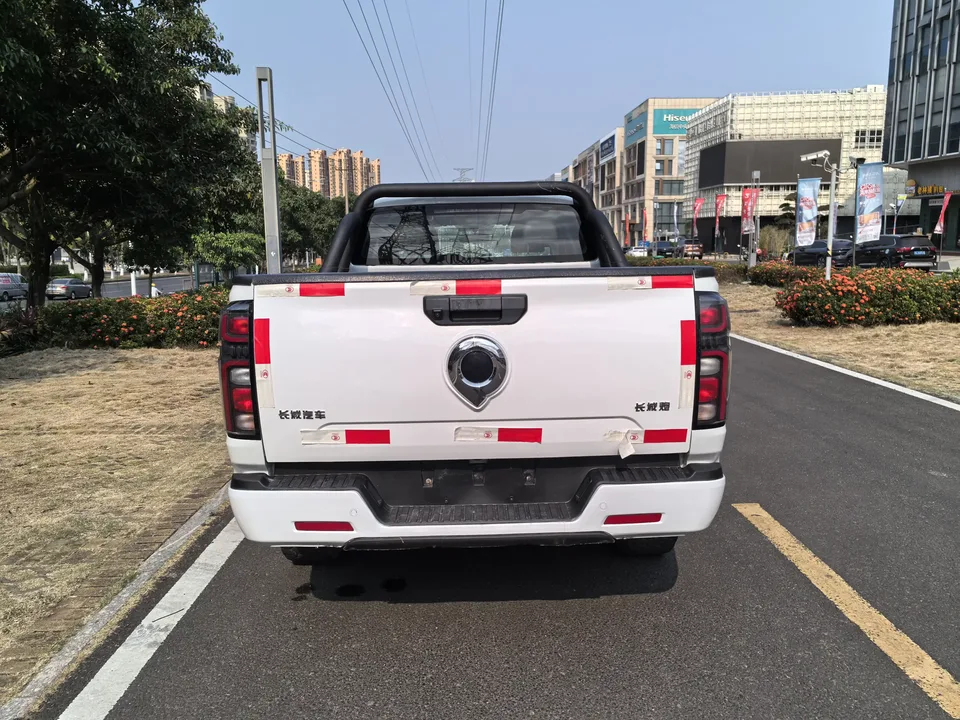 Great Wall Poer gun 2023 Commercial Version 2.0T Diesel Automatic Four-Wheel Drive Elite Model GW4D20M 2024 — thumbnail 2