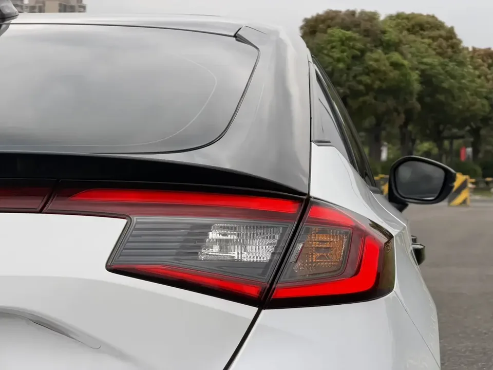 Honda Integra Style 2023 HATCHBACK 240TURBO CVT Phantom Night Premium Edition 2023 — thumbnail 3