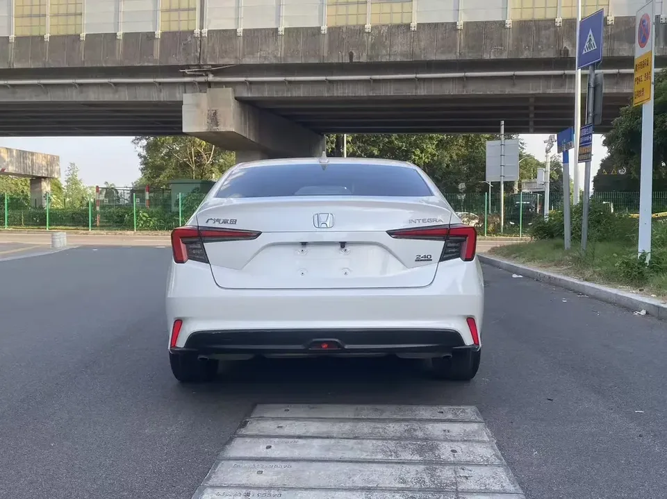 Honda Integra Style 2022 240TURBO CVT Tech Edition 2022 — миниатюра 2