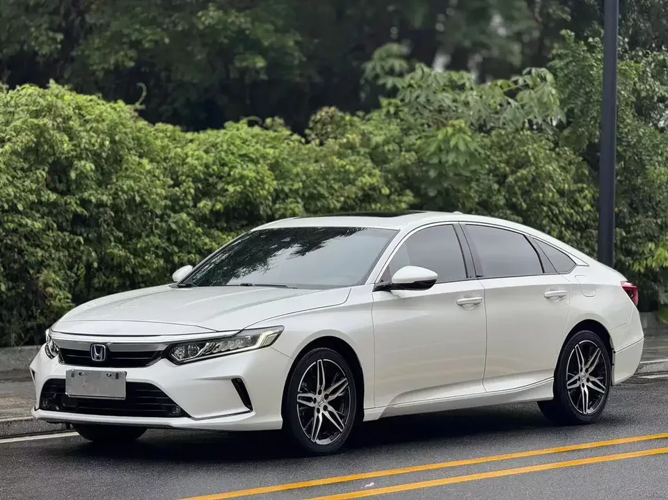 Honda Inspire Yingshipai 2022 Sharp Hybrid 2.0L Net Smart Edition 2022 — photo 1, buy with delivery to Moscow