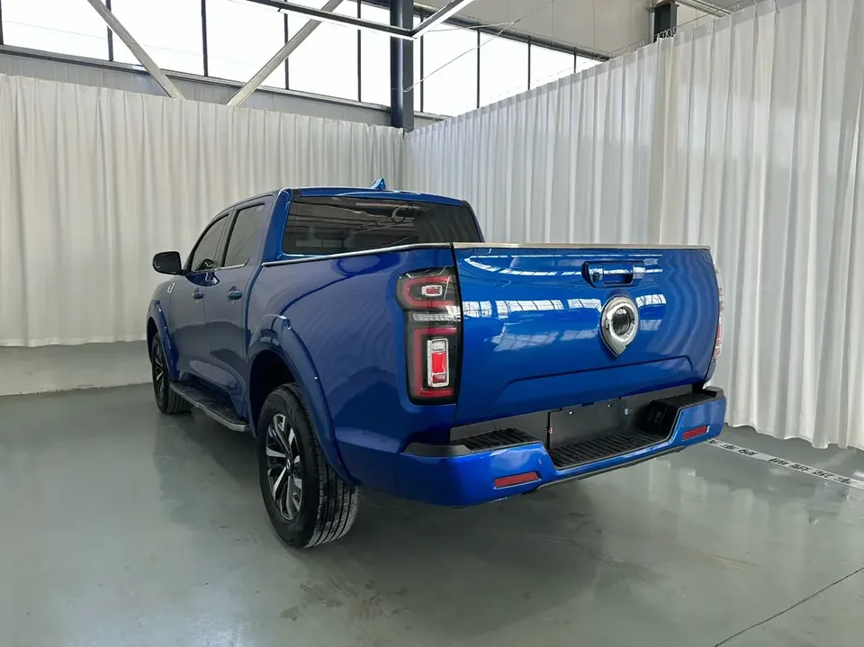 Great Wall Poer gun 2023 Passenger version 2.0T diesel automatic two-wheel drive comfort model GW4D20M 2024 — thumbnail 4