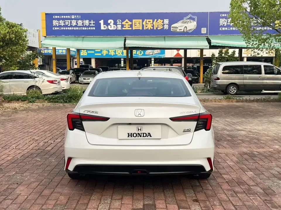 Honda Integra Style 2022 240TURBO CVT Deluxe Edition 2022 — thumbnail 2