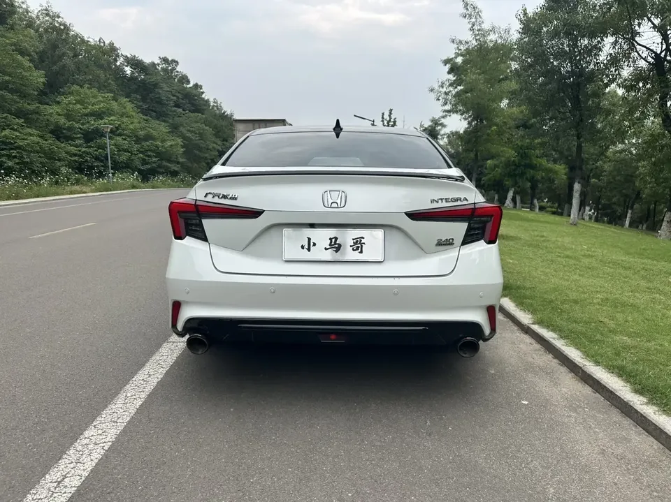 Honda Integra Style 2022 240TURBO CVT Deluxe Edition 2022 — thumbnail 2