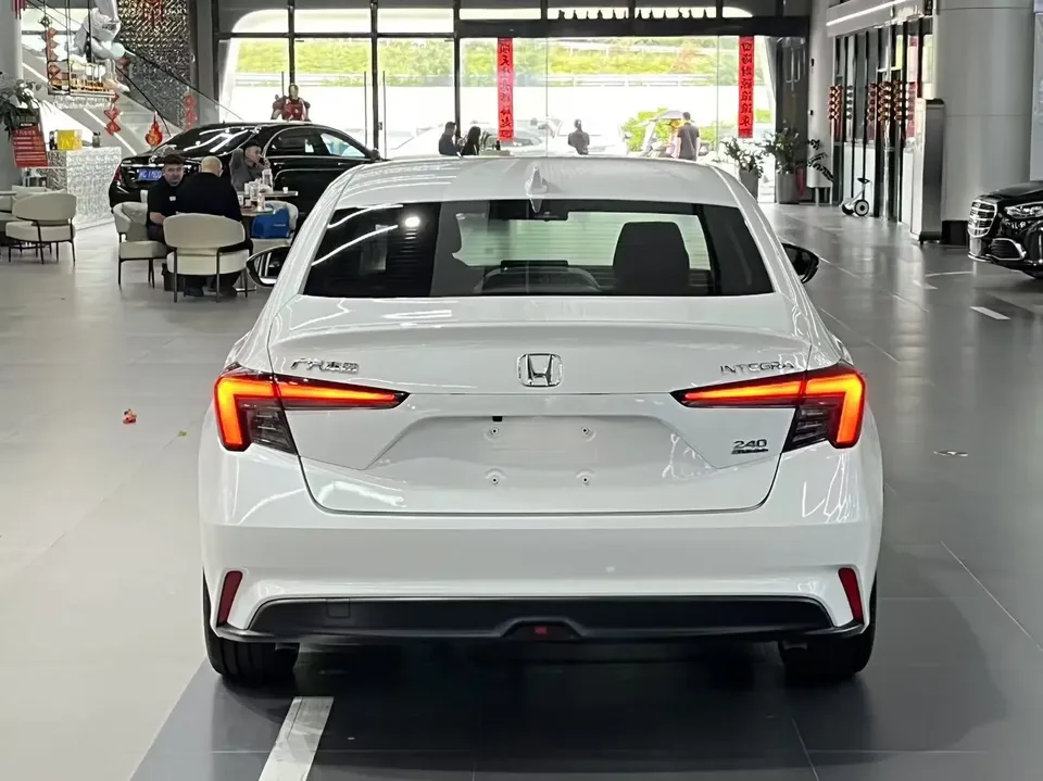Honda Integra Style 2023 240TURBO CVT Smart Edition 2024 — thumbnail 2