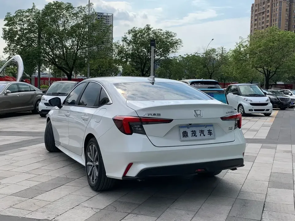 Honda Integra Style 2023 240TURBO CVT Deluxe Edition 2024 — thumbnail 2