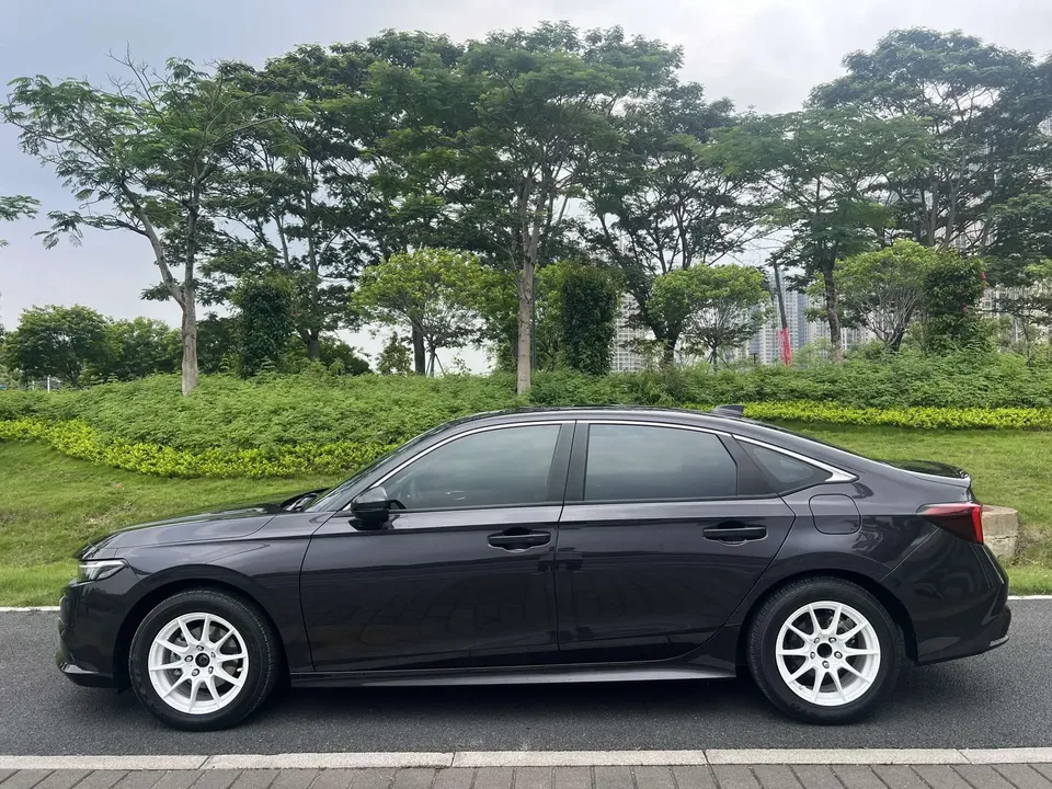 Honda Integra Style 2023 240TURBO CVT Tech Edition 2024 — thumbnail 4