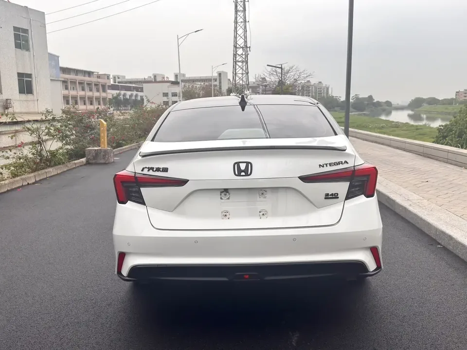 Honda Integra Style 2022 240TURBO CVT Deluxe Edition 2023 — thumbnail 2
