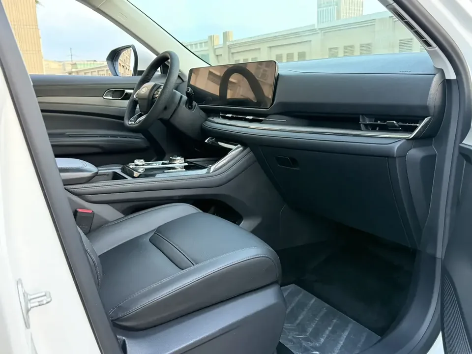 Ford Equator Sport Leading 2022 EcoBoost 170 Platinum 2022 — thumbnail 4