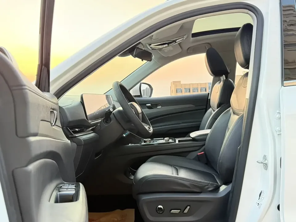 Ford Equator Sport Leading 2022 EcoBoost 170 Platinum 2022 — thumbnail 5