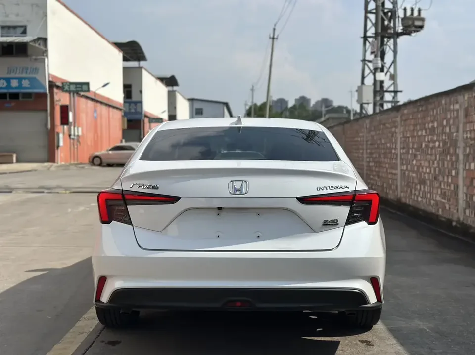 Honda Integra Style 2022 240TURBO CVT Deluxe Edition 2022 — thumbnail 2