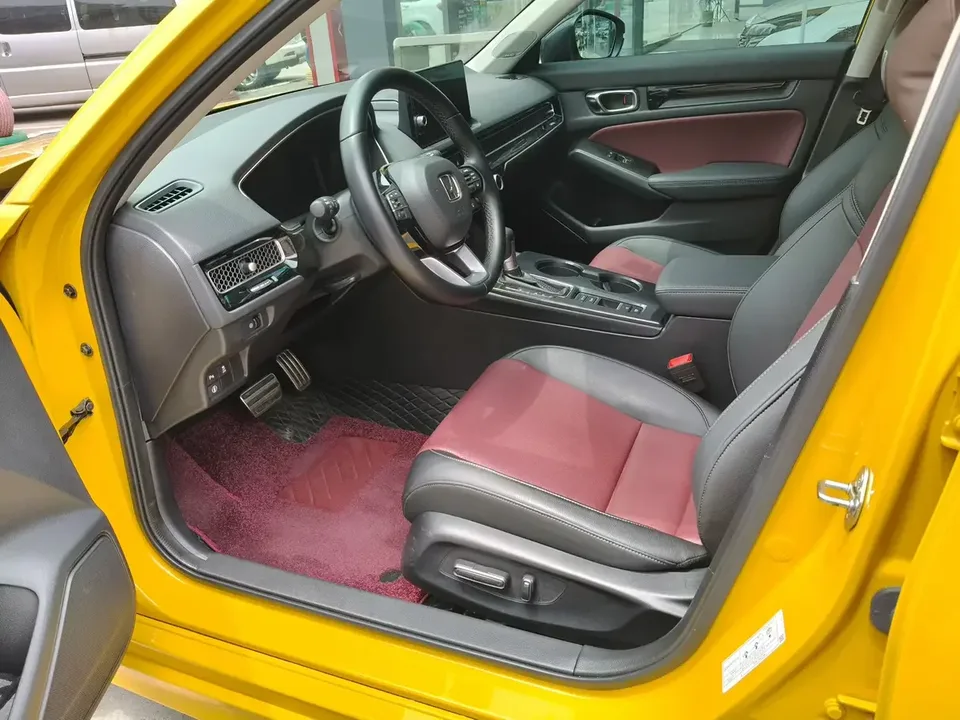 Honda Integra Style 2023 HATCHBACK 240TURBO CVT Phantom Night Premium Edition 2024 — thumbnail 3