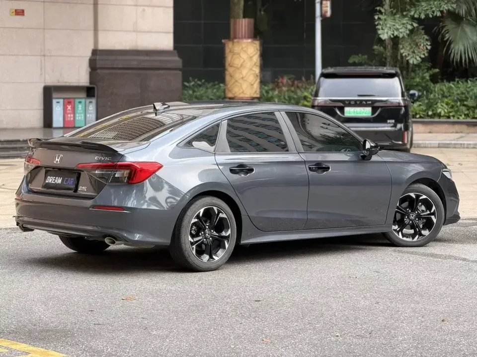 Honda CIVIC Civic 2022 240TURBO CVT Fuel Edition 2022 — миниатюра 2