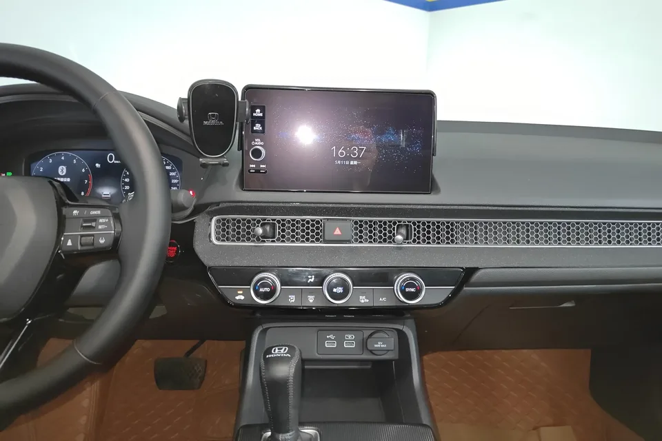 Honda CIVIC Civic 2023 240TURBO CVT Power Edition 2024 — thumbnail 3