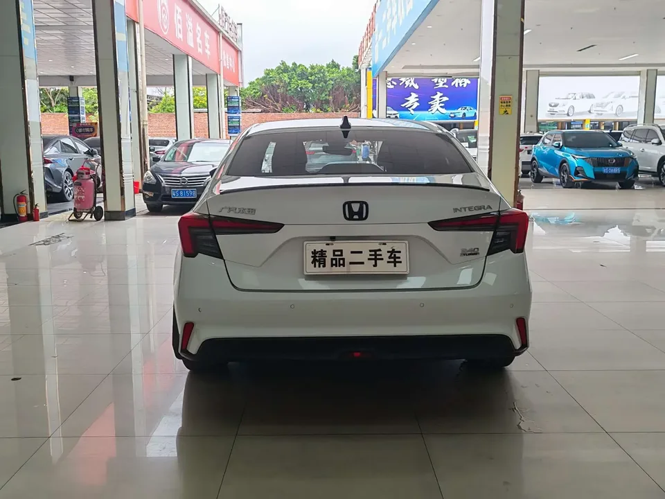 Honda Integra Style 2023 240TURBO CVT Deluxe Edition 2025 — thumbnail 2