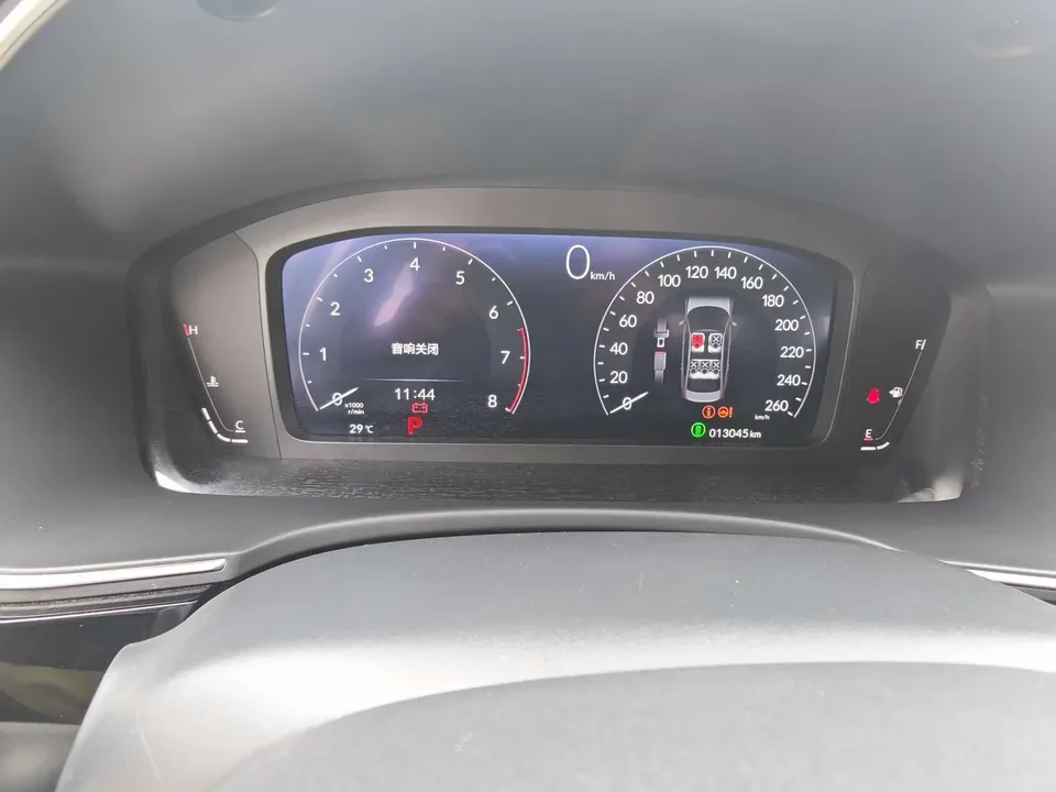 Honda Integra Style 2023 240TURBO CVT Deluxe Edition 2025 — thumbnail 3