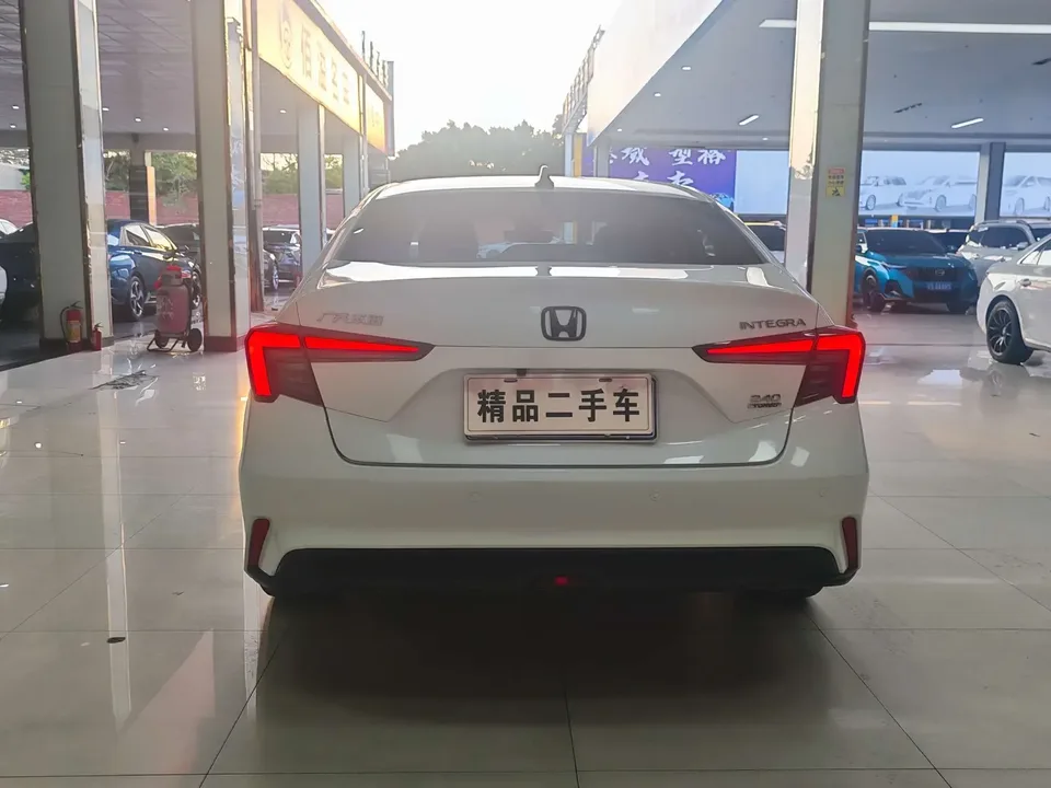 Honda Integra Style 2023 240TURBO CVT Deluxe Edition 2024 — thumbnail 5
