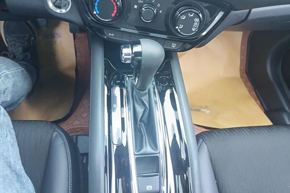 Honda VEZEL Binzhi 2020 1.5L CVT Deluxe Edition 2022 — thumbnail 4