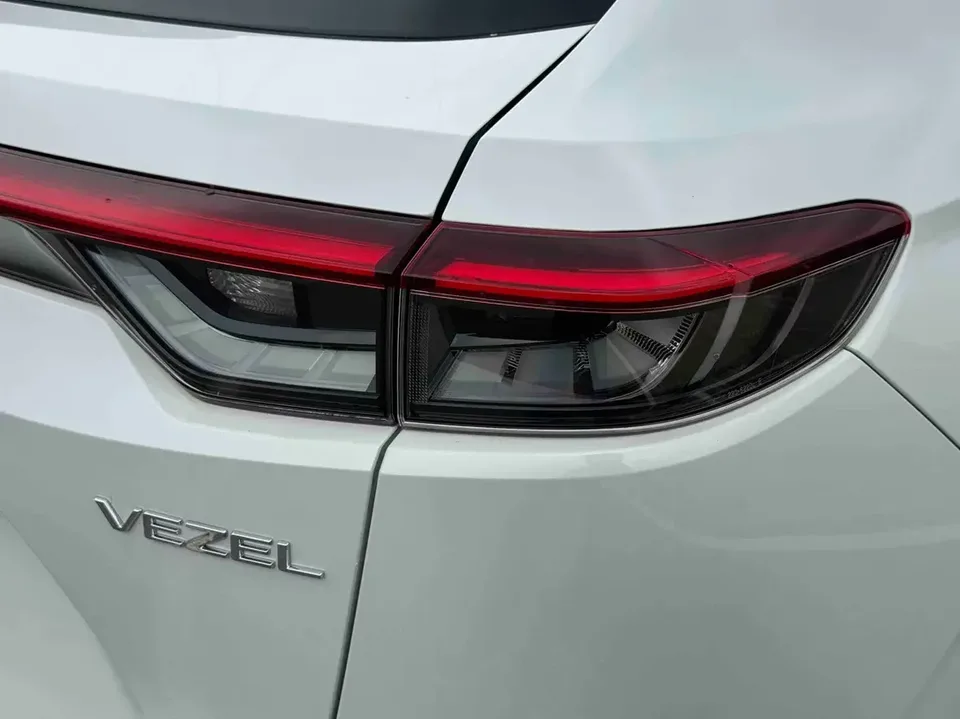 Honda VEZEL Binzhi 2023 1.5L CVT Elite Edition 2023 — thumbnail 4