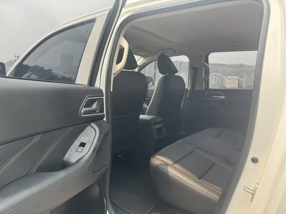 Great Wall Poer gun 2026 Commercial Version 2.0T Diesel Manual Two-Wheel Drive Long Box Elite Model GW4D20M 2025 — thumbnail 3