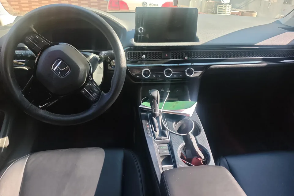 Honda Integra Style 2022 240TURBO CVT Phantom Night Tech Edition 2022 — thumbnail 4