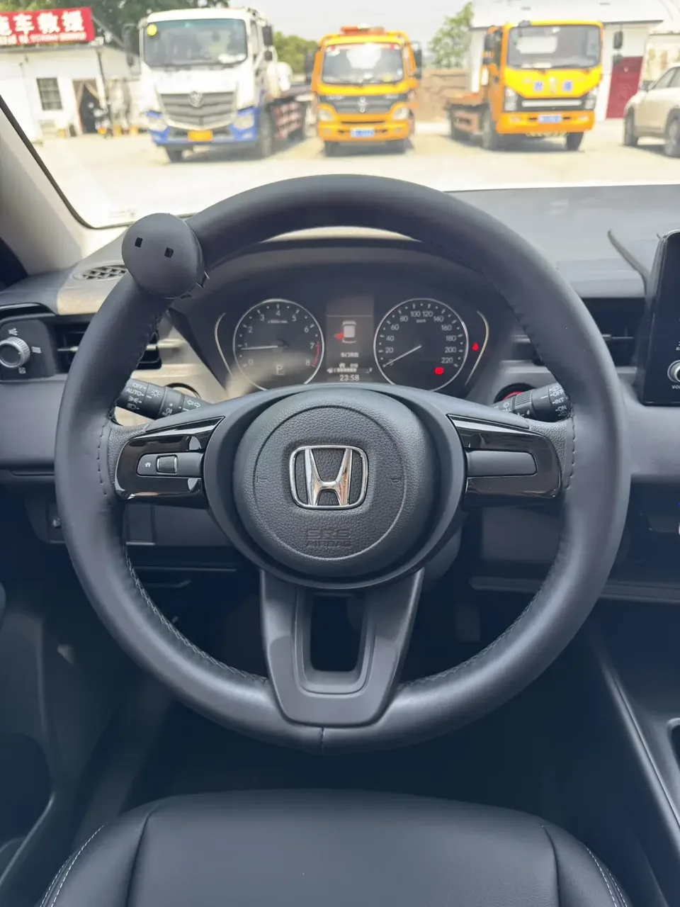 Honda VEZEL Binzhi 2023 1.5L CVT Elite Edition 2023 — thumbnail 4