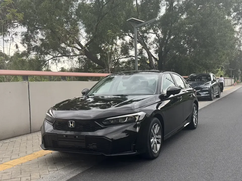 Honda CIVIC Civic 2025 240TURBO CVT Zhiqu Plus 2025 — photo 1, buy with delivery to Moscow